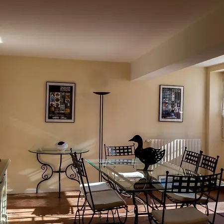 Du Cafe Suquet Tatil Evi Giroussens